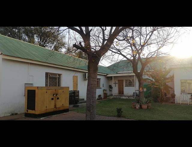 7 BEDROOM HOUSE FOR SALE IN WOLMARANSSTAD
